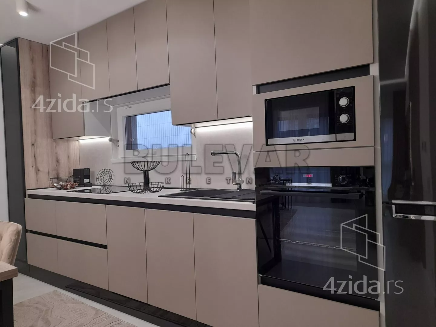 Dvoiposoban stan | 4zida