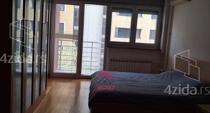 Petoiposoban stan | 4zida