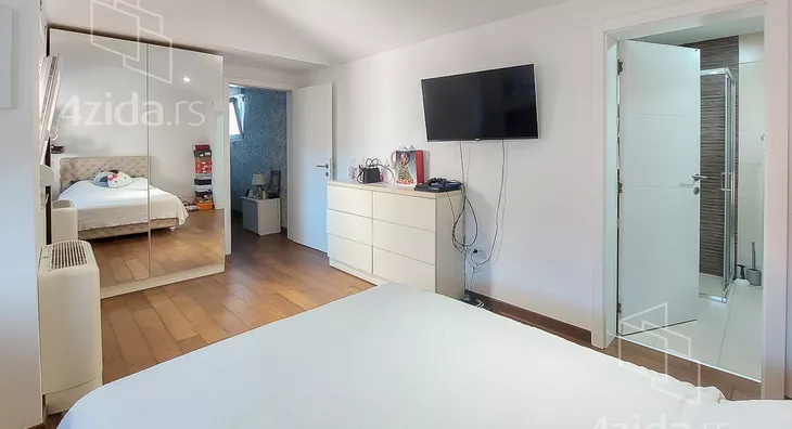 Petosoban stan | 4zida