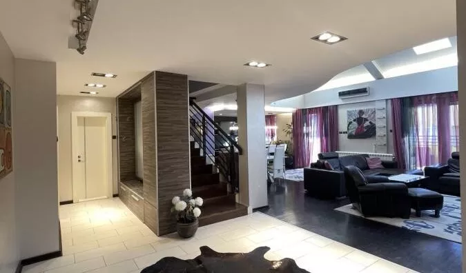 Šestosoban stan | 4zida