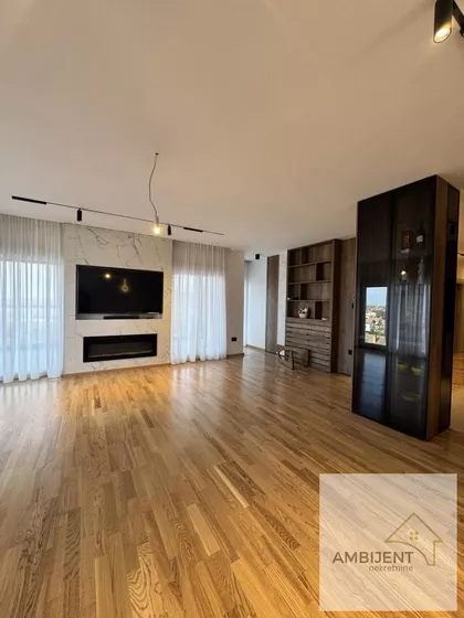 Stari Banovci | 4zida.rs