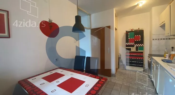 Četvoroiposoban stan | 4zida