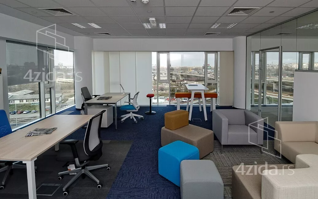 Poslovna zgrada | 4zida