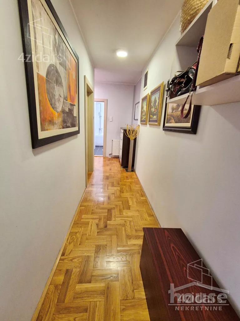 Šestosoban stan | 4zida