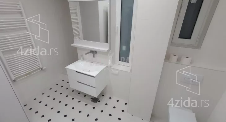 Četvoroiposoban stan | 4zida