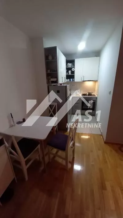 Heroja Pinkija | 4zida.rs