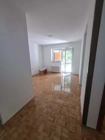 Železnička 36 | 4zida.rs