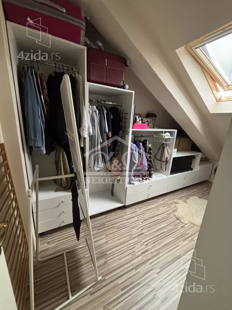 Četvoroiposoban stan | 4zida