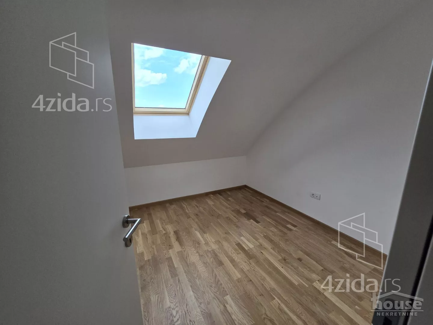 Šestosoban stan | 4zida