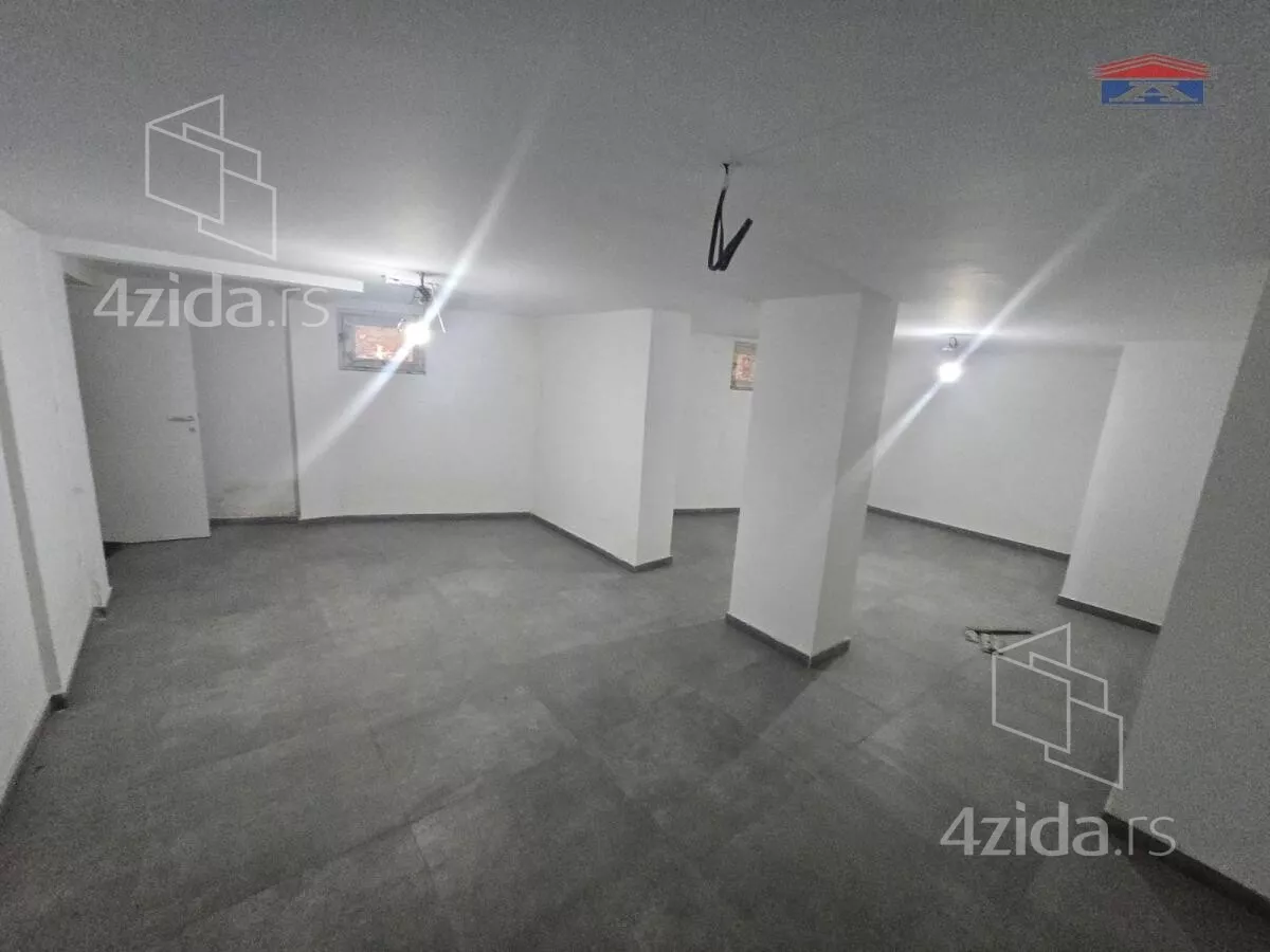 Poslovni prostor | 4zida