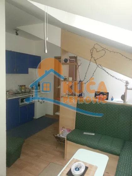 Pariske komune | 4zida.rs