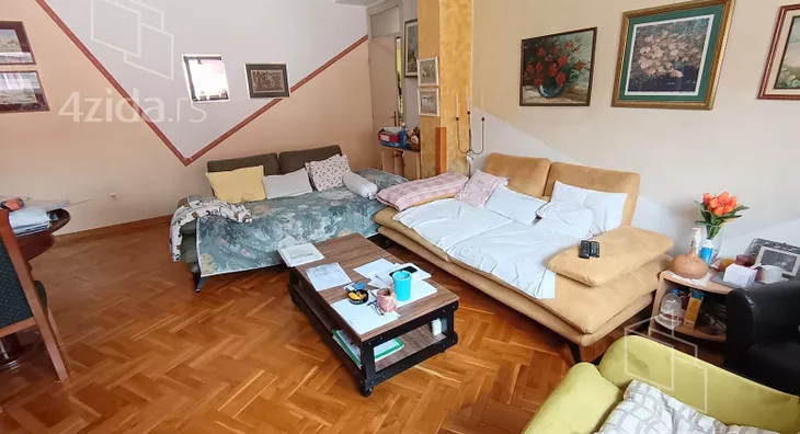 Četvoroiposoban stan | 4zida