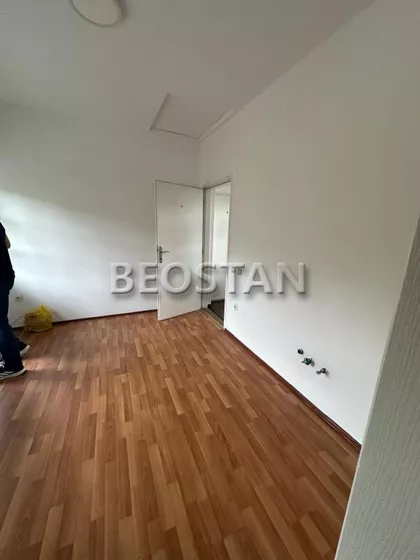 Ustanička | 4zida.rs