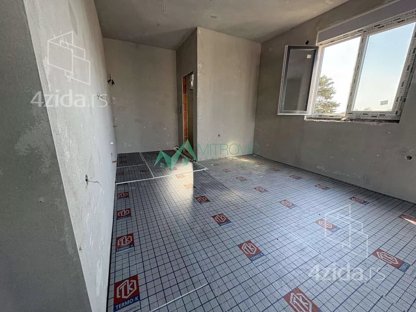 Troiposoban stan | 4zida