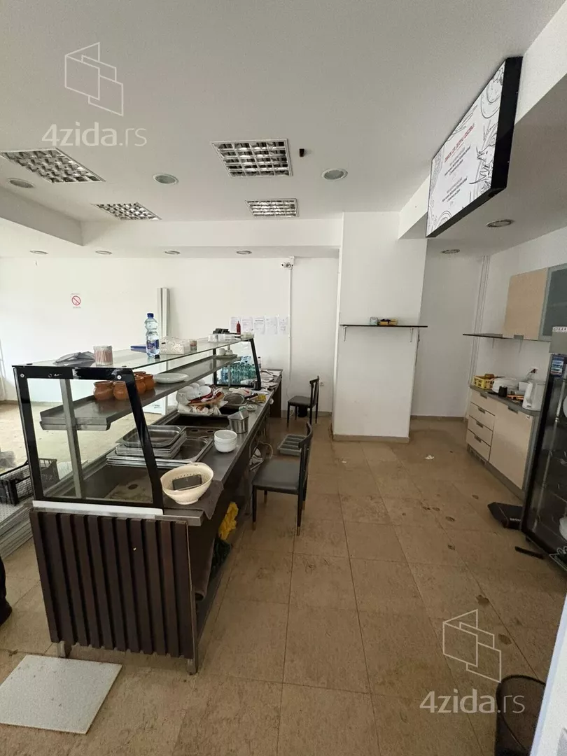 Poslovni prostor | 4zida