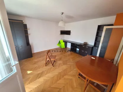 Crveni Pevac | 4zida.rs