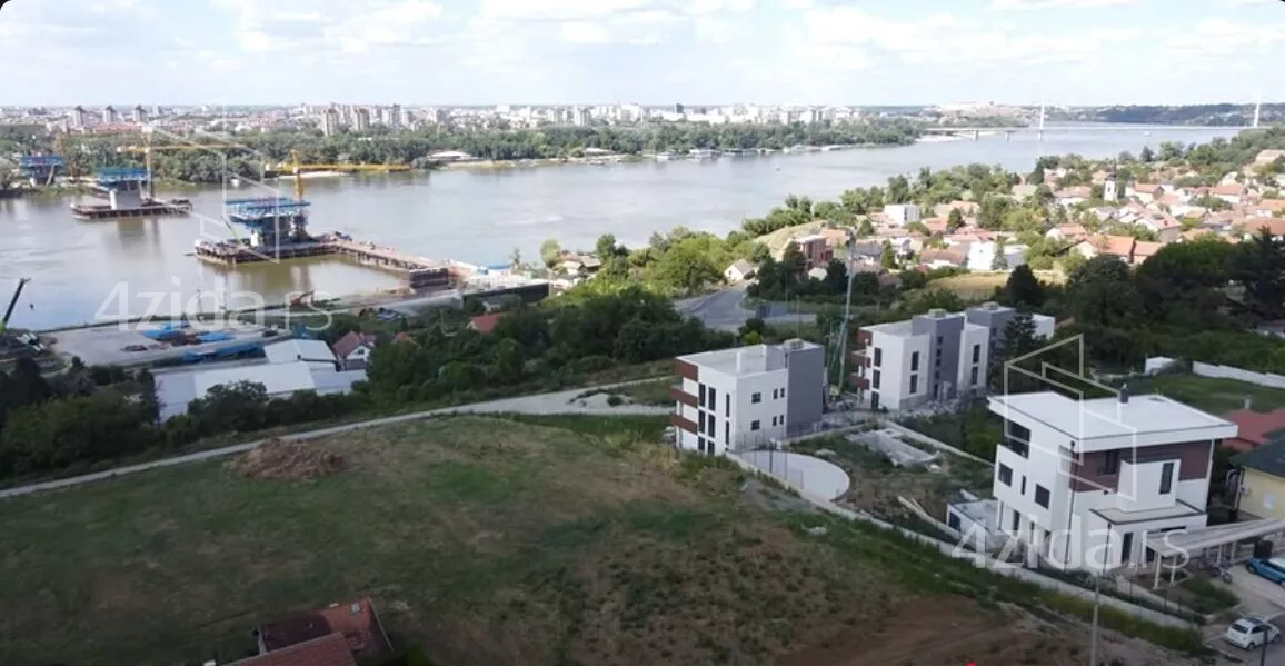 Četvoroiposoban stan | 4zida