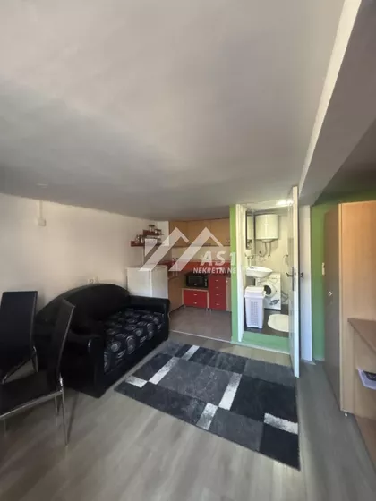 Janka Čmelika | 4zida.rs