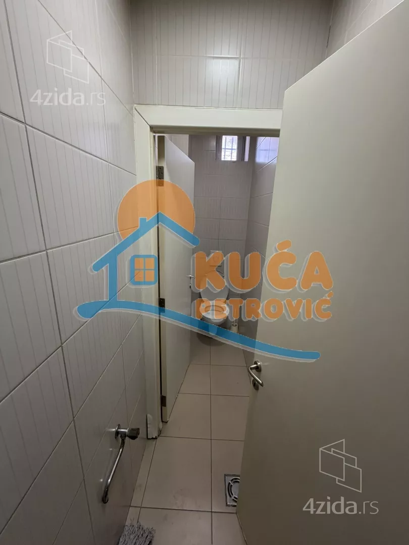 Lokal | 4zida