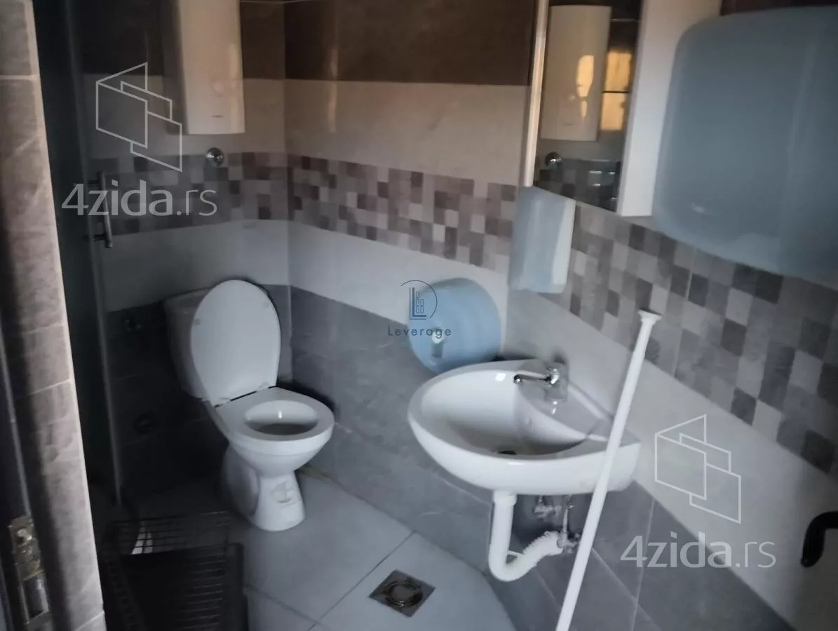 Šestosoban stan | 4zida