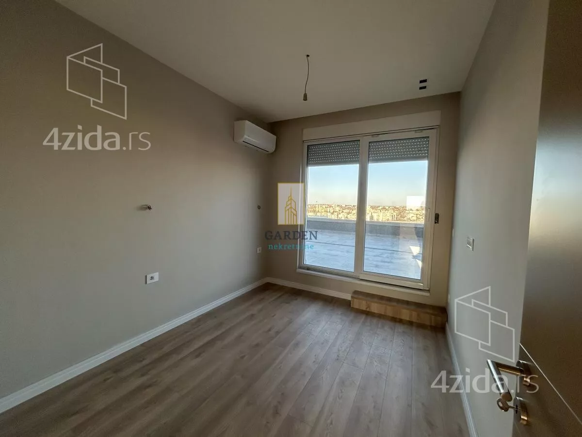 Četvoroiposoban stan | 4zida