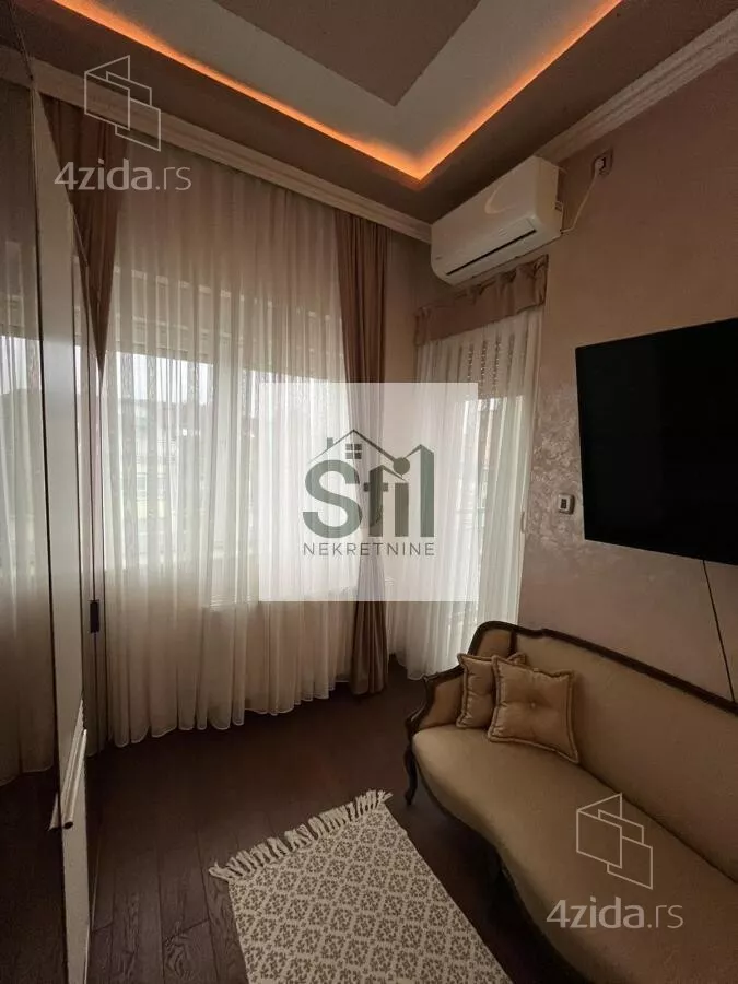 Petosoban stan | 4zida