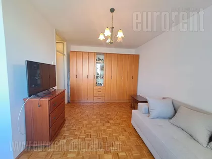 CRVENI KRST | 4zida.rs