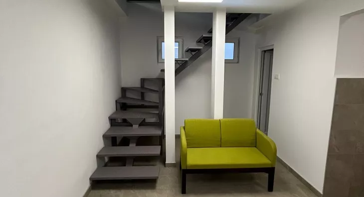 Poslovna zgrada | 4zida