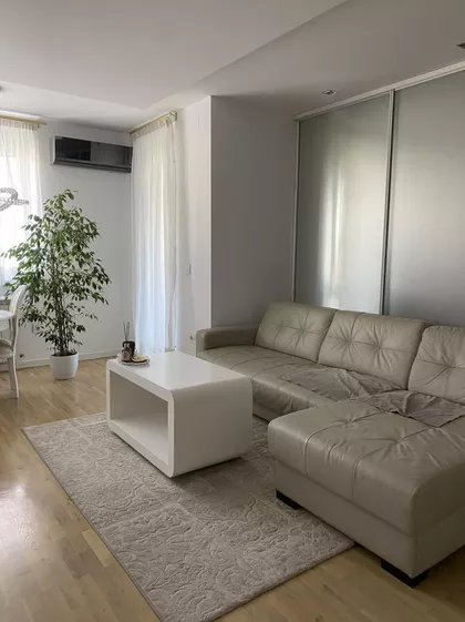 Dečanska | 4zida.rs