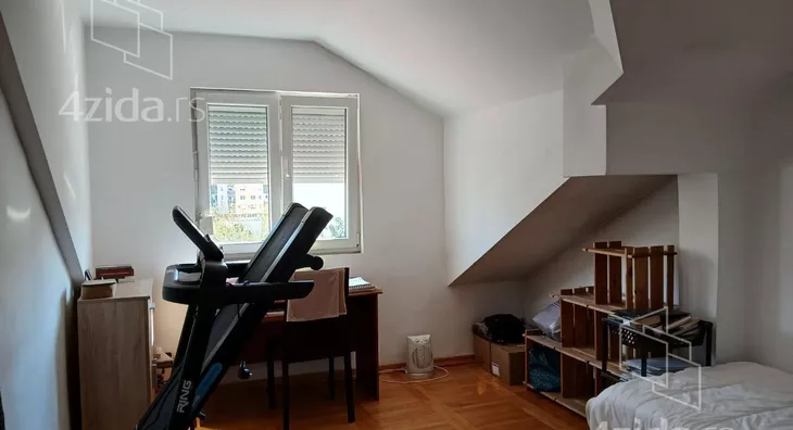 Petosoban stan | 4zida