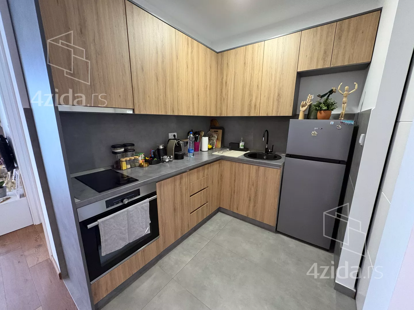 Dvoiposoban stan | 4zida