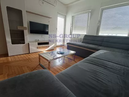 Trg Mladenaca | 4zida.rs