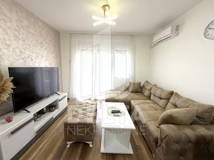 Bulevar Svetog Pantelejmona 93 | 4zida.rs