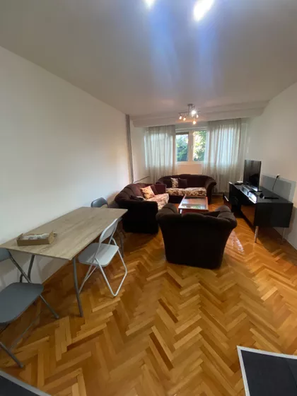 Vojna Bolnica | 4zida.rs