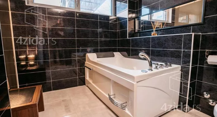 Turistički objekat | 4zida