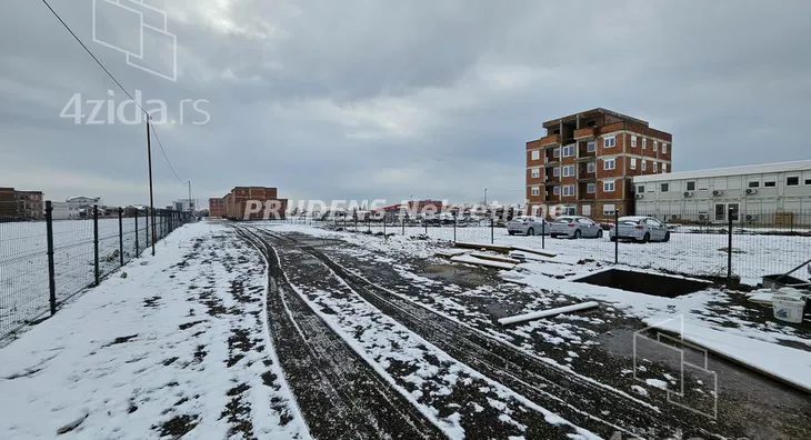 Plac | 4zida