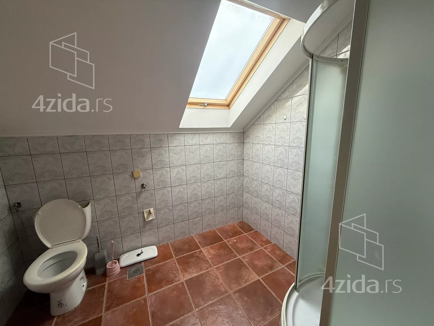 Poslovna zgrada | 4zida