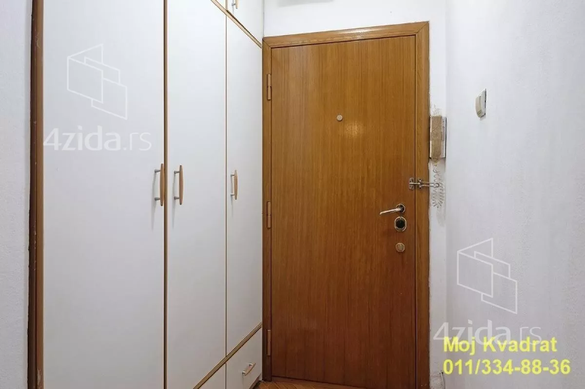 Četvoroiposoban stan | 4zida