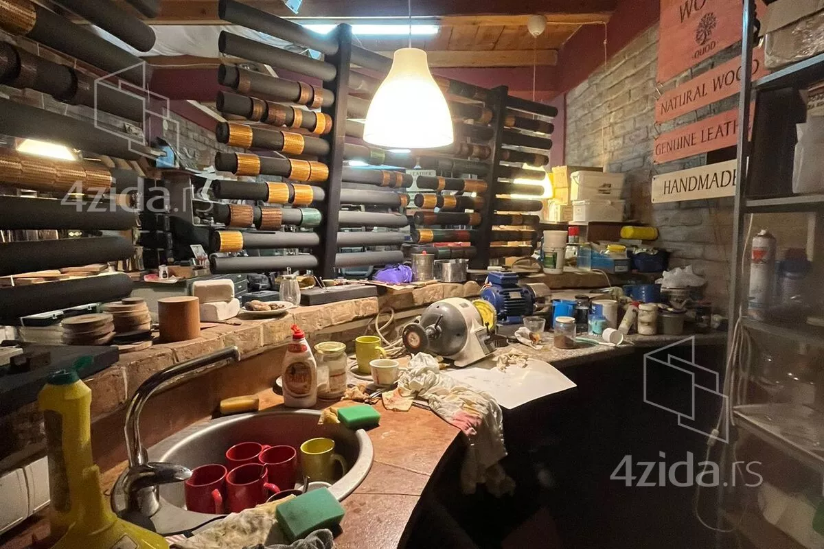 Poslovni prostor | 4zida