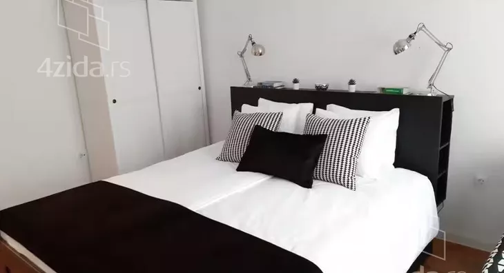 Četvoroiposoban stan | 4zida