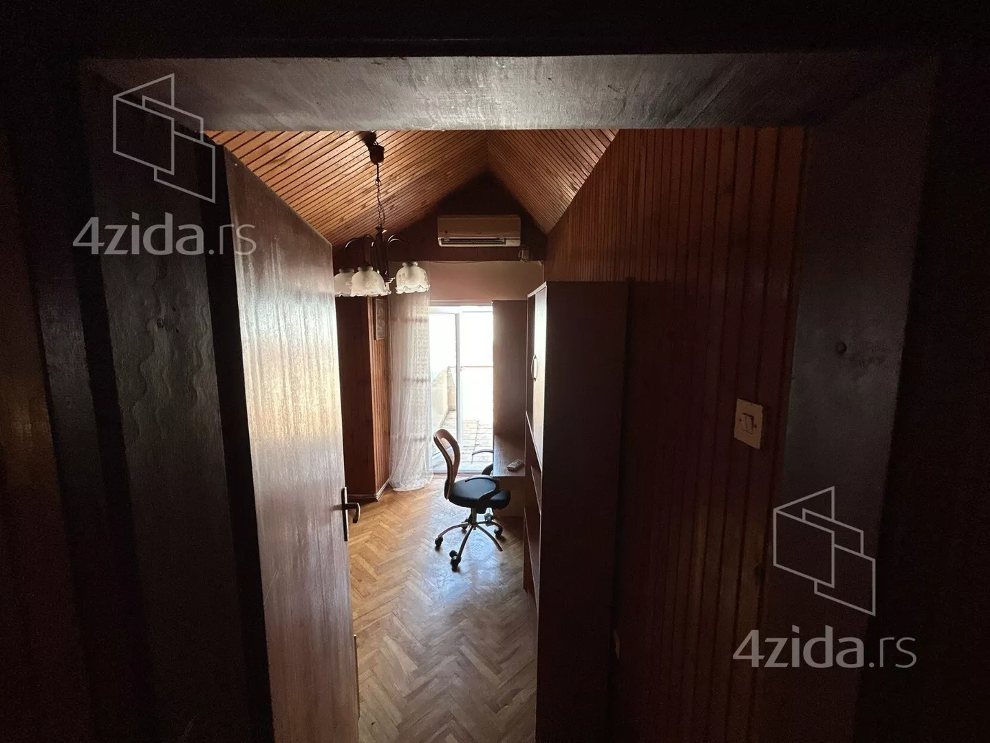 Četvoroiposoban stan | 4zida