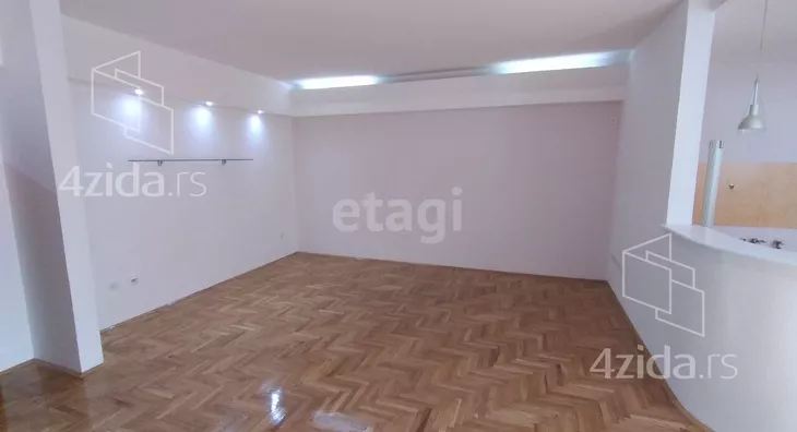 Šestosoban stan | 4zida