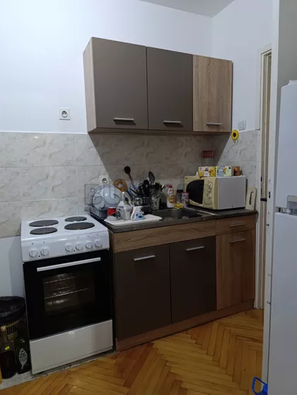 Rentgenova | 4zida.rs