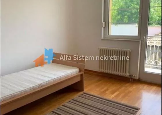 Četvoroiposoban stan | 4zida