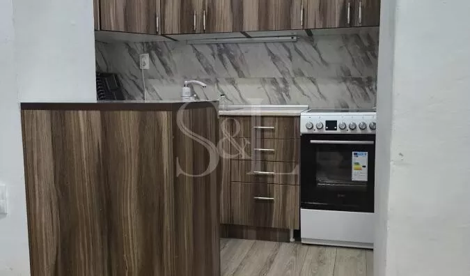 Šestosoban stan | 4zida