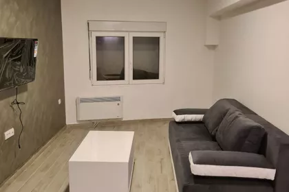 Autokomanda | 4zida.rs