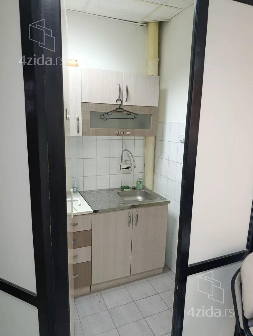 Lokal | 4zida