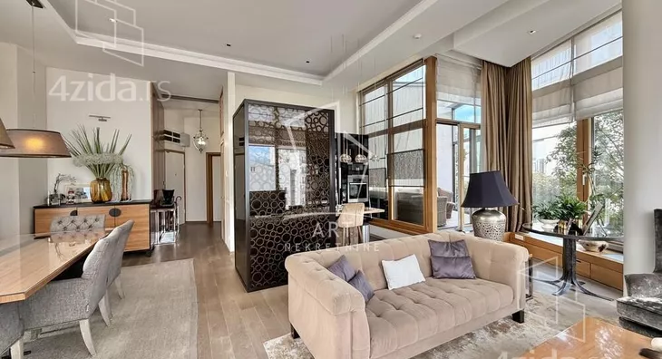 Šestoiposoban stan | 4zida