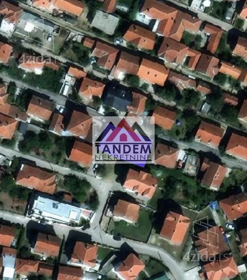 Plac | 4zida
