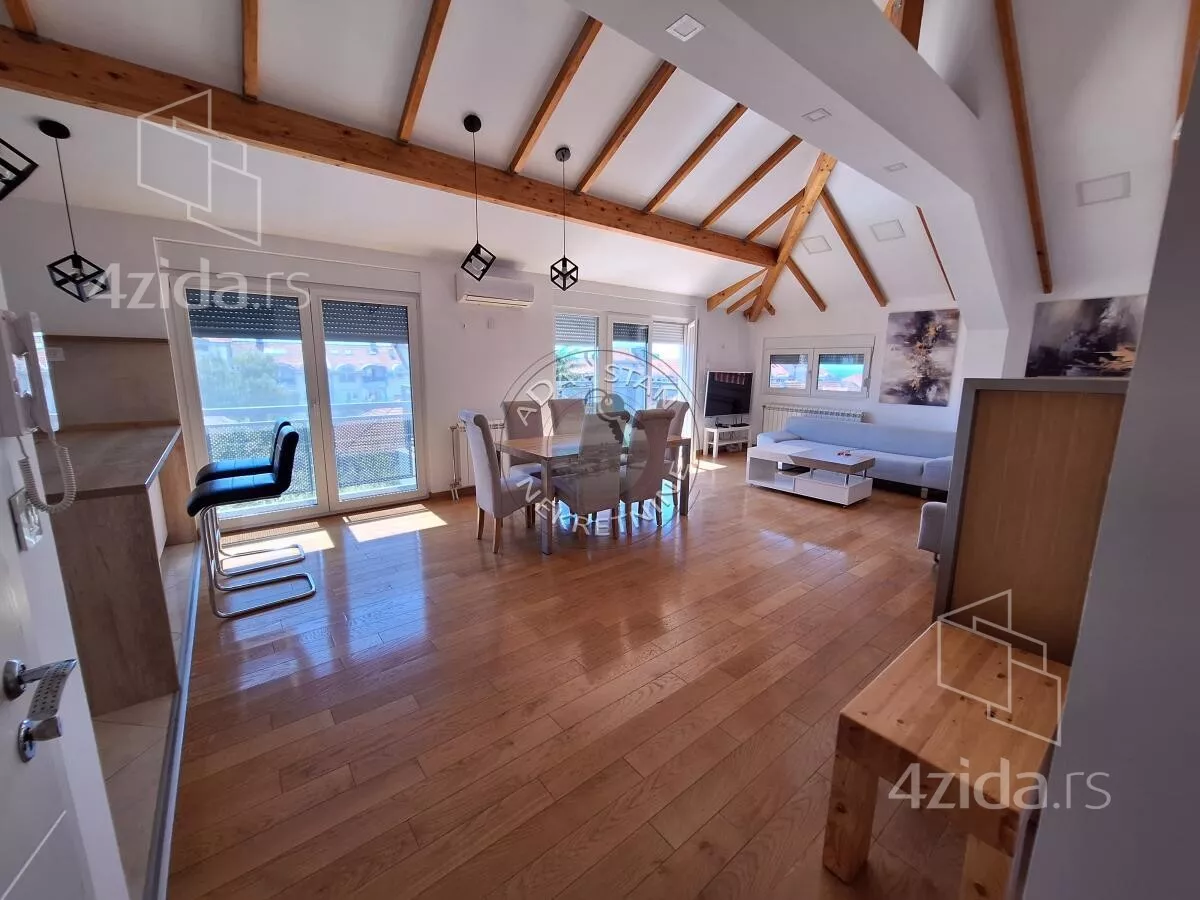 Četvoroiposoban stan | 4zida